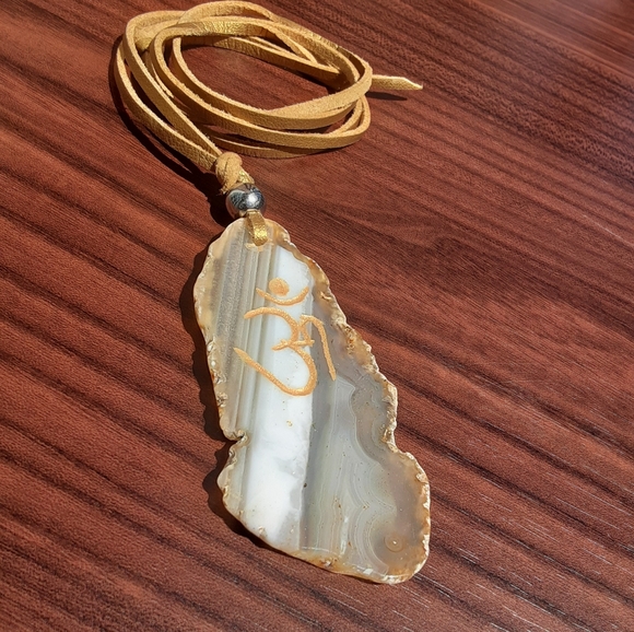 Agate OM Mantra/ Faux Gold Cord/ Silver Tone Bead Pendant/ Necklace - Picture 1 of 8